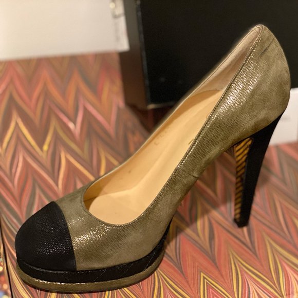 CHANEL Metallic Suede CC Platform Pumps - Picture 3 of 6